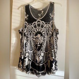 Capri Women Top M Black White Sheer Embroidery Boho Hippie Sleeveles Cottage GUC